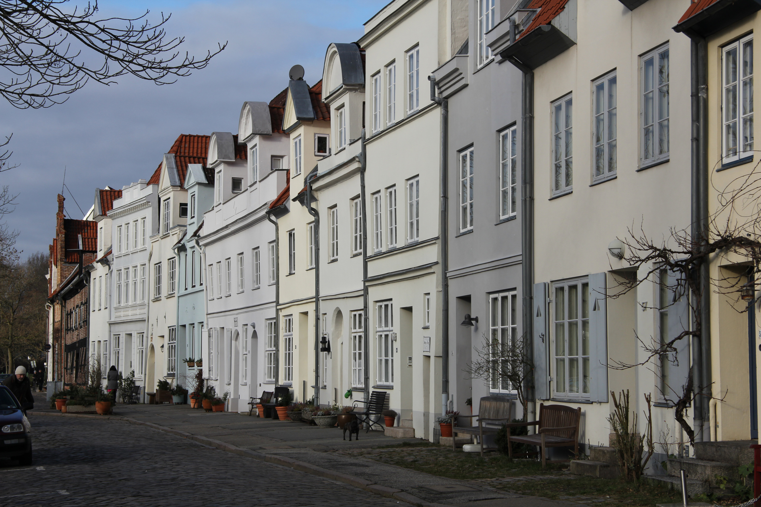 Traufenhauszeile